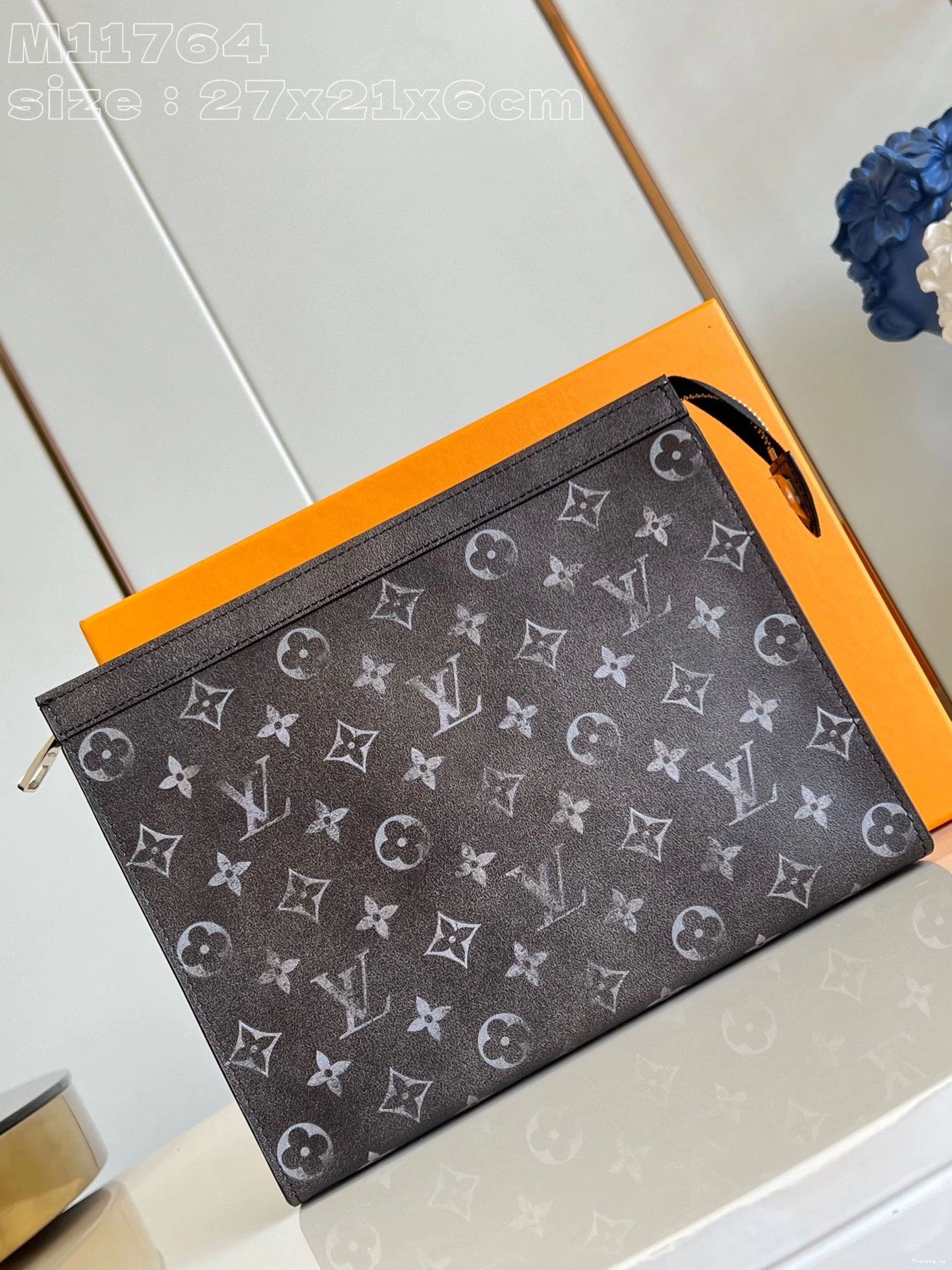 First bag ru VOYAGE-27*21*6CM LOUIS POCHETTE VUITTON 0816